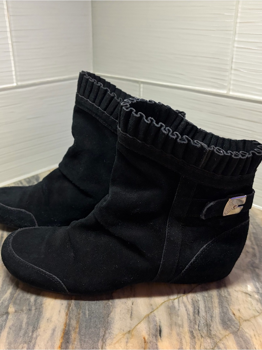 Dr Scholl's Women's Black Suede Slip-On Ankle Boots Size 6.5 Pleated Cuff Ruched